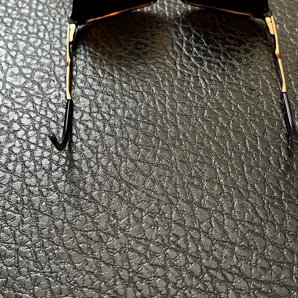 Sunglasses - Picture 5 of 11